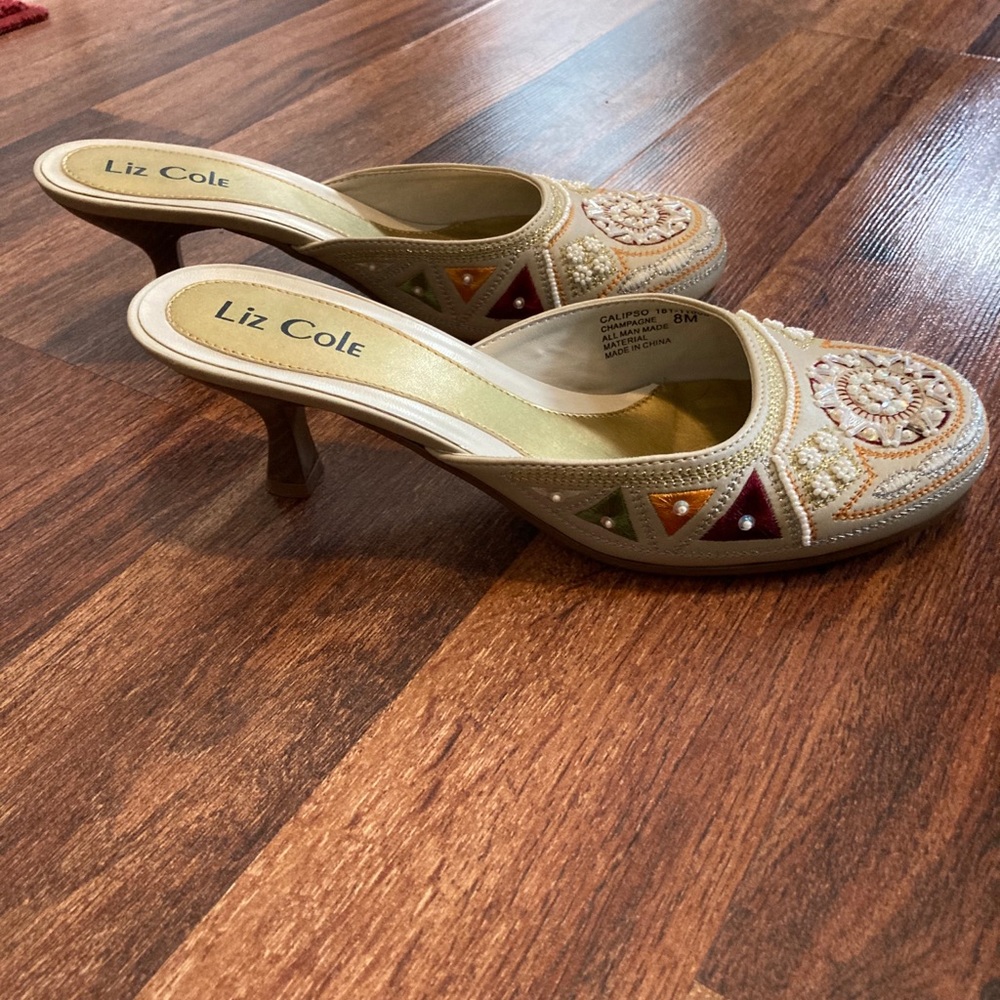 Shoes - Picture 2 of 7